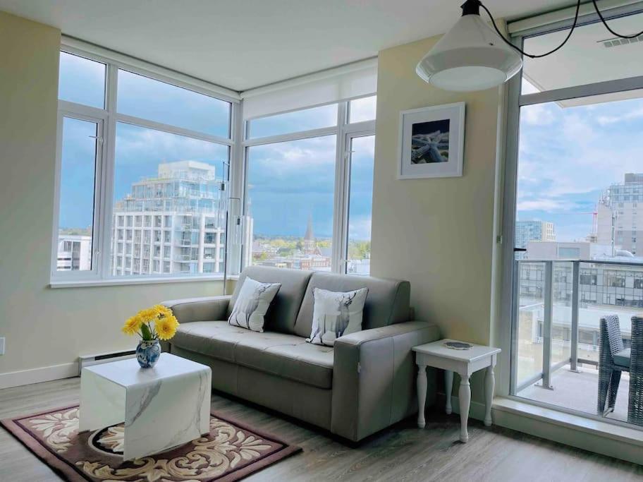 Modern 2 Bedroom Ocean Views Victoria Downtown Free Parking エクステリア 写真
