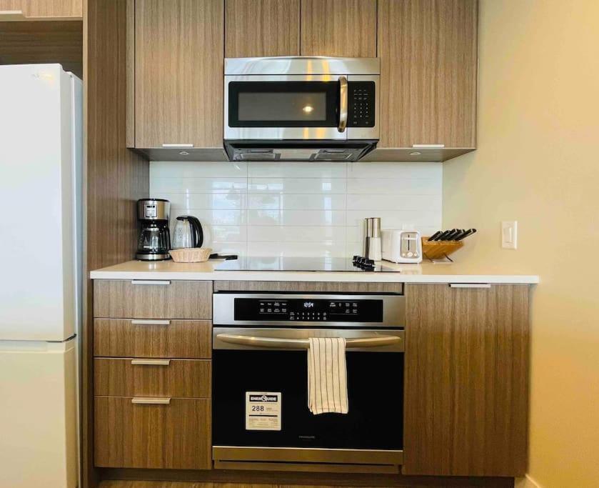 Modern 2 Bedroom Ocean Views Victoria Downtown Free Parking エクステリア 写真